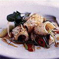 Stir-fried salt and pepper squid