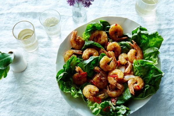 Stir-fried salt and pepper shrimp (Tom rang muoi)