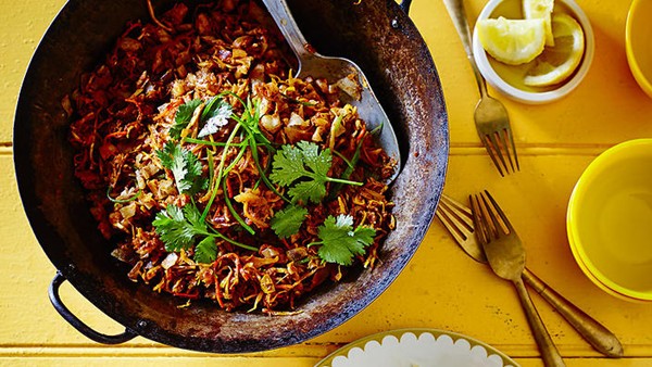 Stir-fried shredded roti (Kottu roti)