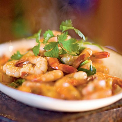Stir-fried shrimp with garlic and chile sauce