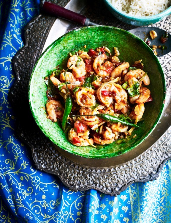 Stir-fried spicy prawns with garlic, chilli and lemon