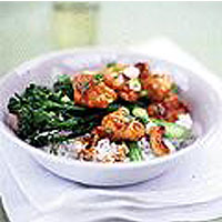 Stir-fried Szechuan chicken with cashews and spring onions