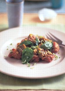 Stir-fried Thai green curry chicken with aubergines