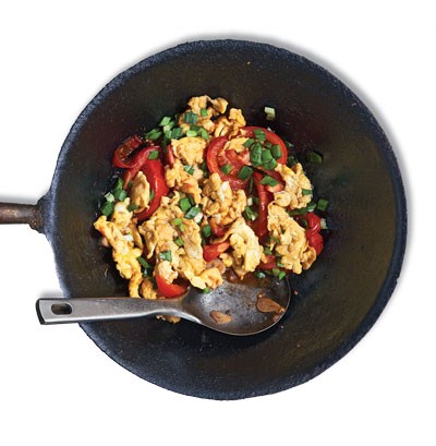 Stir-fried tomato and eggs (Xihongshi chao jidan)