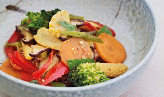 Stir-fried vegetables with chili-tamarind sauce