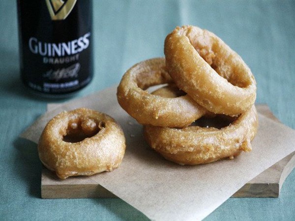 Stout-battered onion rings 