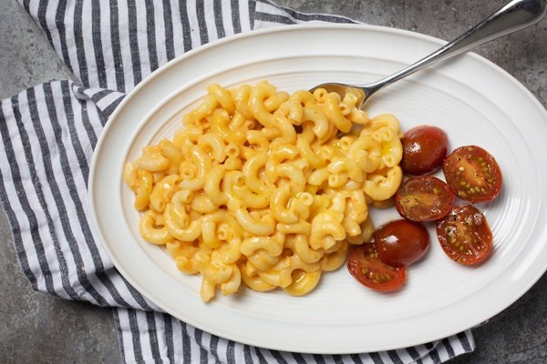 Stove top mac and cheese with hummus