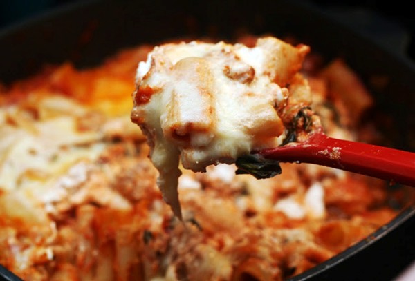 Stove-top sausage ricotta rigatoni