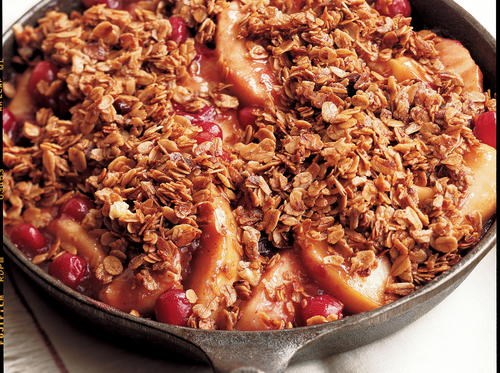 Stovetop apple-cranberry crumble