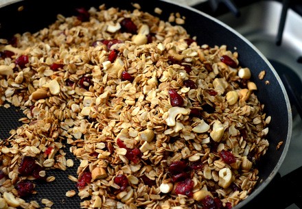 Stovetop granola