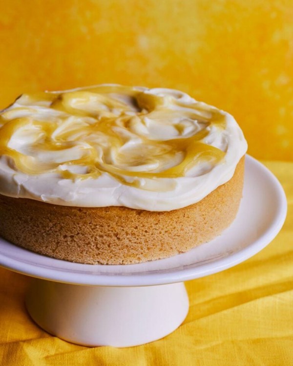 Stovetop lemon curd cake 