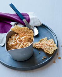 Stovetop mac and cheese with cheese crisps
