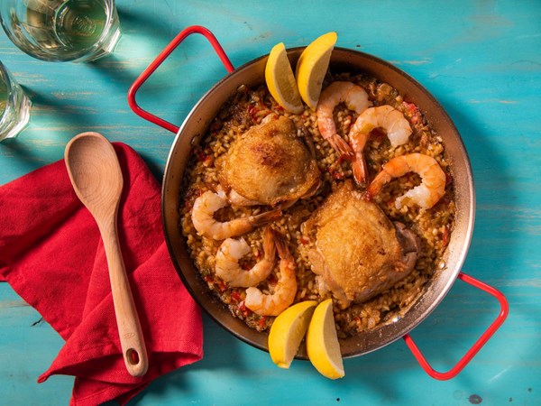 Stovetop paella mixta for two with chicken and shrimp
