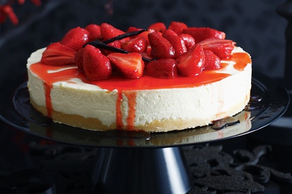 Strawberries & cream cheesecake