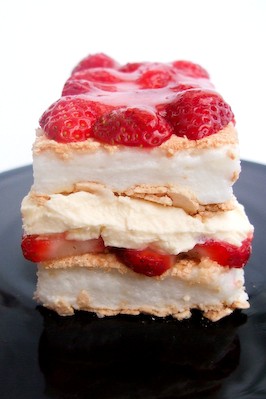 Strawberries & cream meringue cake (aka an Eton neat)