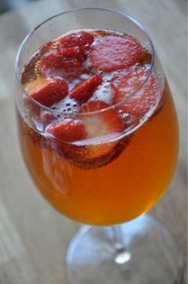 Strawberries and cider (Fraises de bois au cidre)