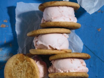 Strawberries and cream gelato