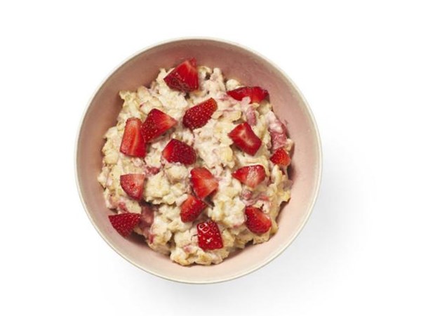Strawberries-and-cream oatmeal