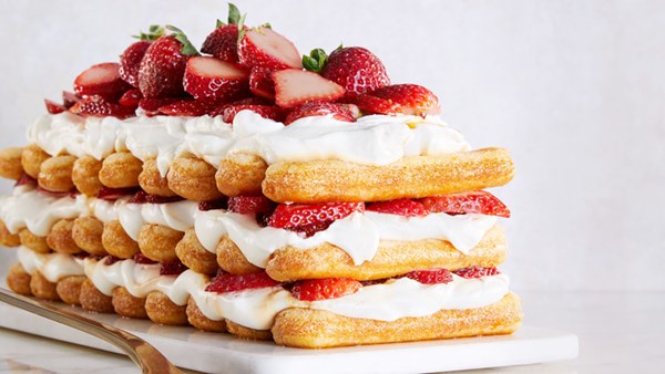 Strawberries-and-cream stack cake