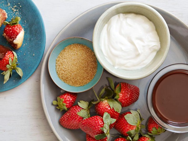 Strawberries and dip