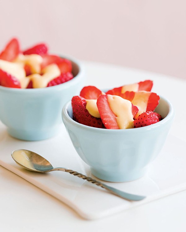 Strawberries with mango coconut "sabayon"