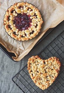 Strawberry & cherry pies
