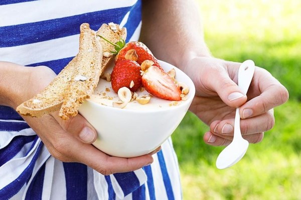Strawberry & mascarpone panna cotta with biscotti