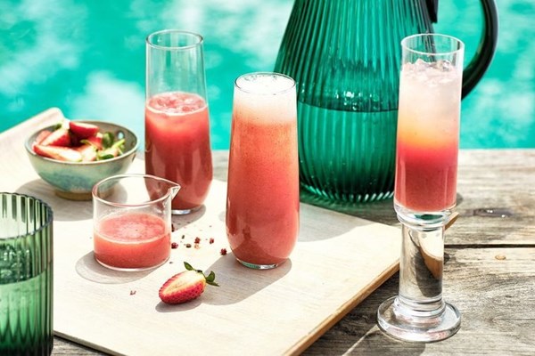 Strawberry & pink peppercorn Bellini