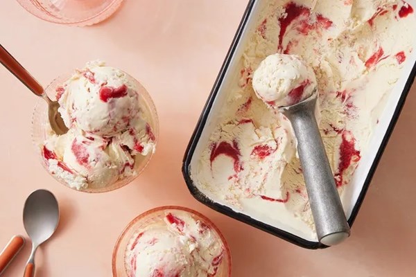 Strawberry & rhubarb no-churn ice cream 