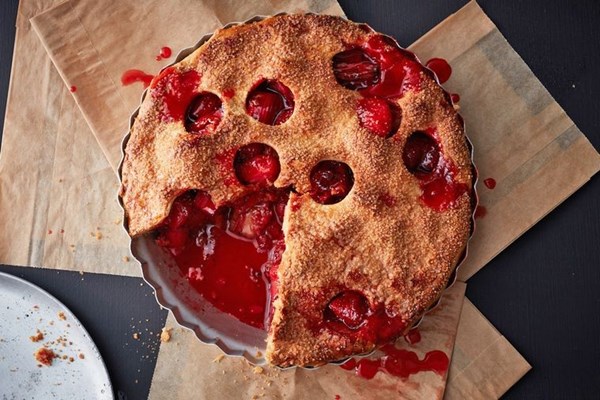 Strawberry & rhubarb pie