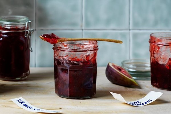 Strawberry & vanilla jam 