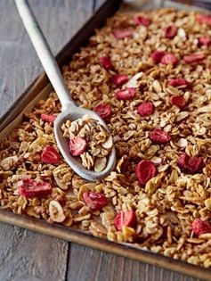 Strawberry-almond granola
