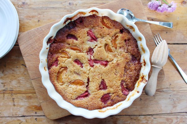 Strawberry and apricot frangipane pudding