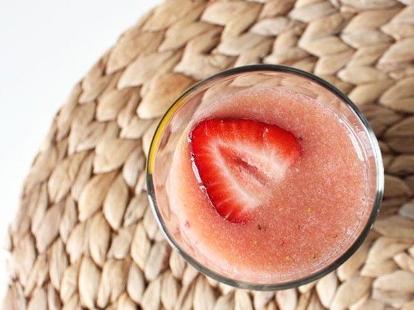 Strawberry and cantaloupe agua fresca with thyme