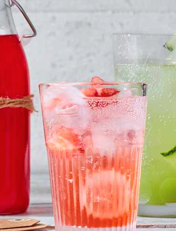 Strawberry and cardamom cordial