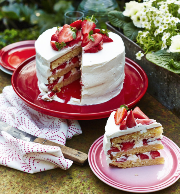 Strawberry and cream layer cake