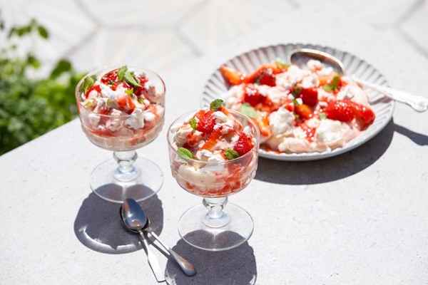 Strawberry and elderflower Eton mess