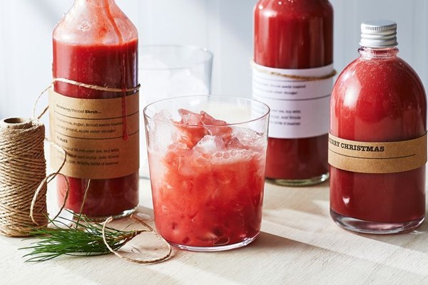 Strawberry and fennel shrub
