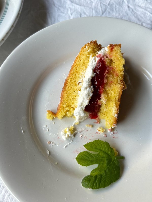 Strawberry and fig leaf jam
