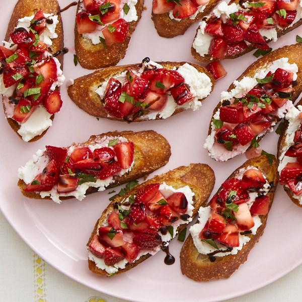 Strawberry and goat cheese crostini