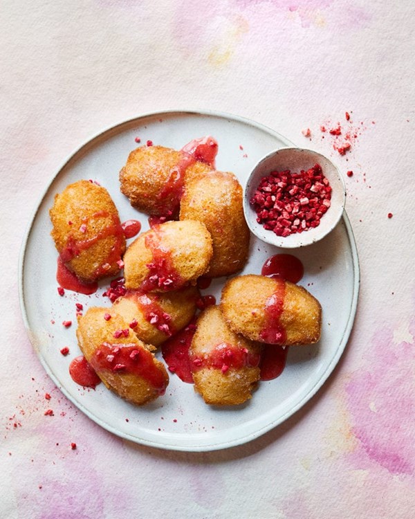 Strawberry and lemon drizzle madeleines 