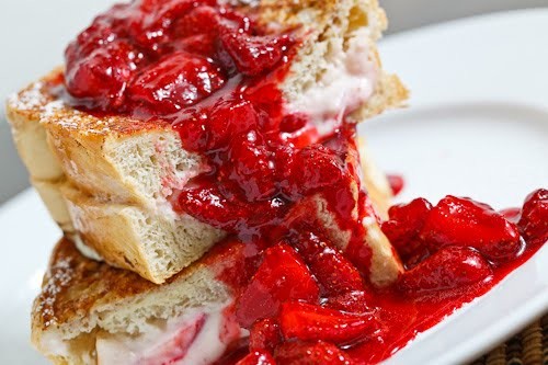 Strawberry and mascarpone stuffed French toast
