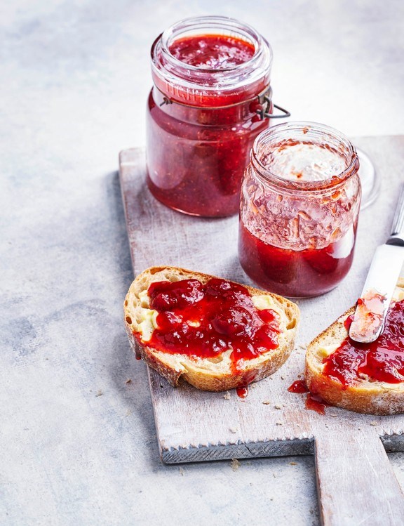 Strawberry and Pimm's boozy jam