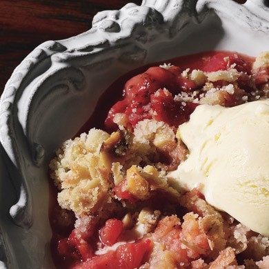 Strawberry and rhubarb crumble