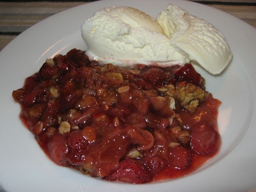 Strawberry and rhubarb crumble