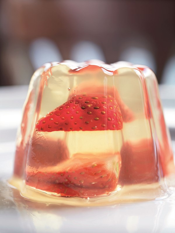 Strawberry and sparkling wine jelly