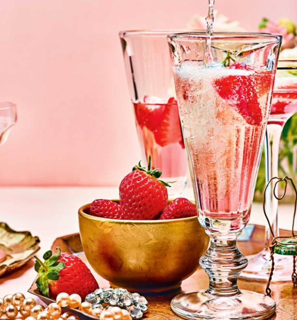 Strawberry and thyme sparkler