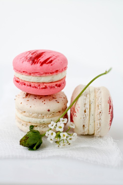 Strawberry and vanilla bean macarons recipe | Eat Your Books