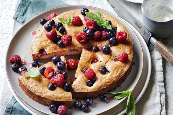 Strawberry and white chocolate almond cake