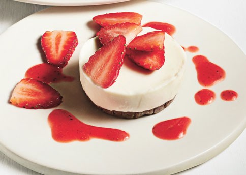 Strawberry and white chocolate mini cheesecakes